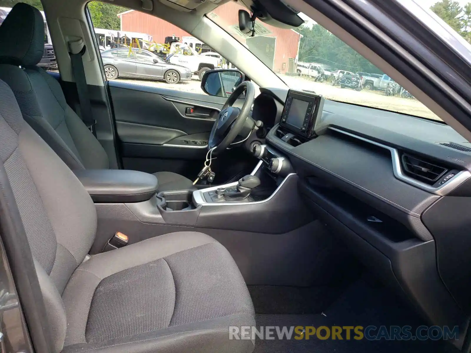 5 Photograph of a damaged car JTMMWRFV8KD008172 TOYOTA RAV4 2019