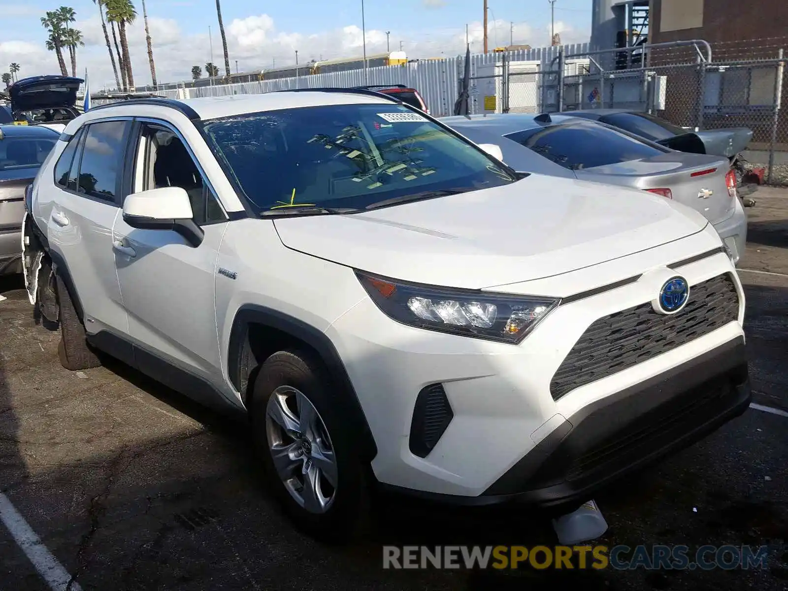 1 Photograph of a damaged car JTMMWRFV8KD009452 TOYOTA RAV4 2019