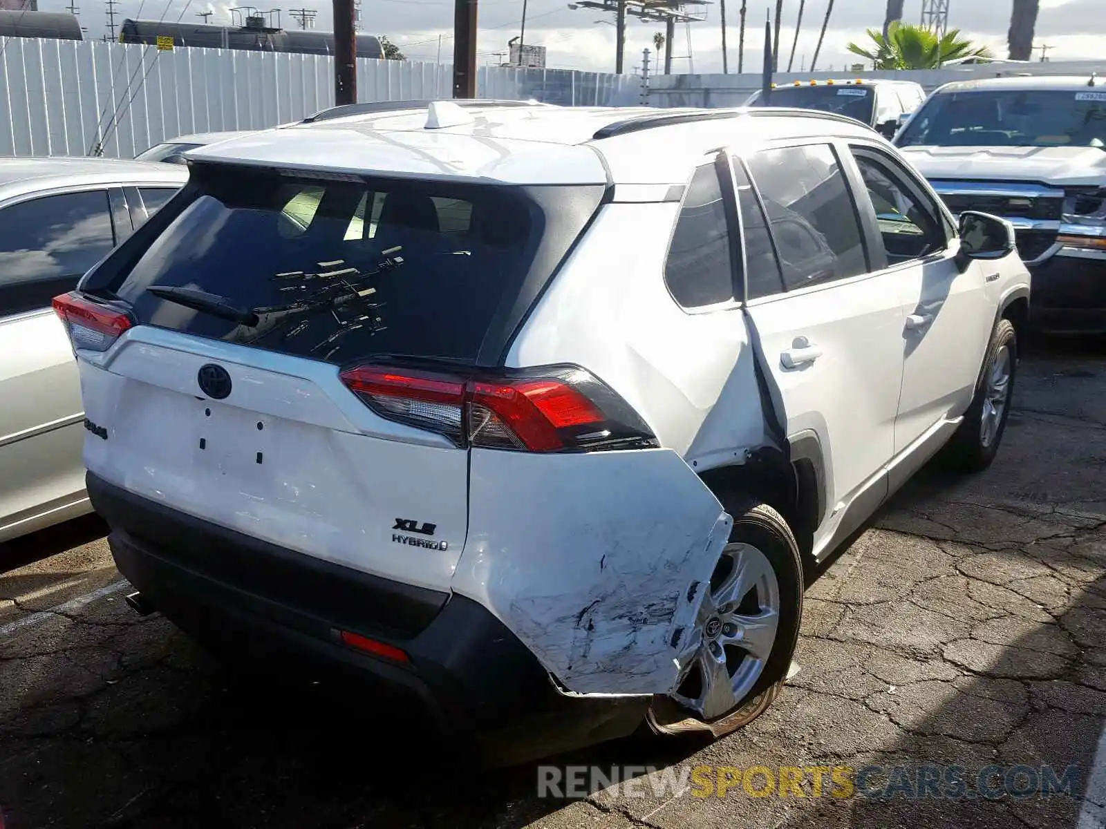 4 Photograph of a damaged car JTMMWRFV8KD009452 TOYOTA RAV4 2019