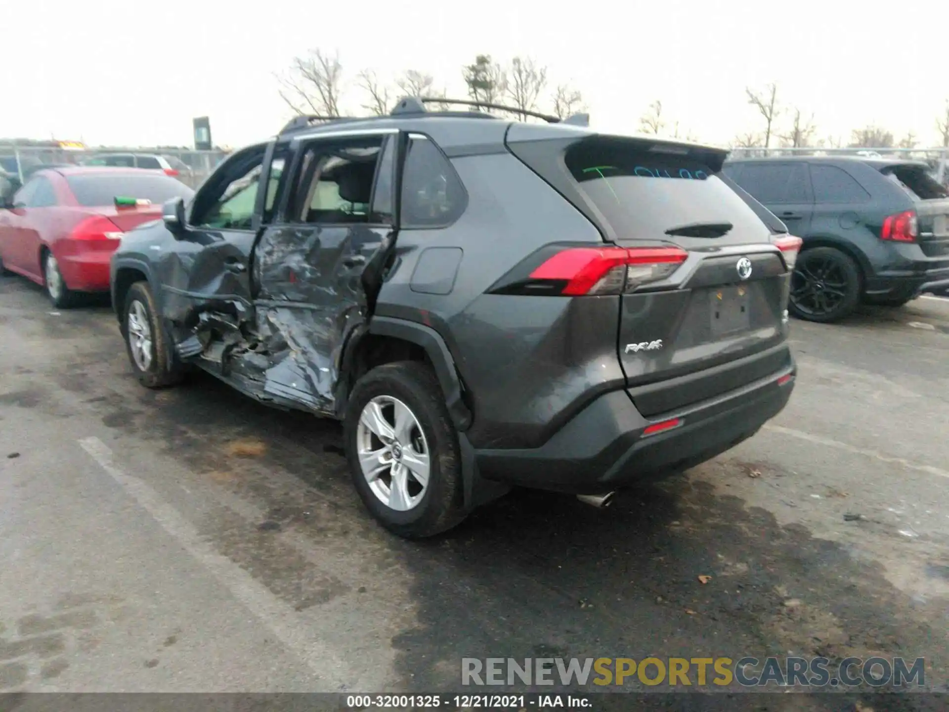 3 Photograph of a damaged car JTMMWRFV8KD010701 TOYOTA RAV4 2019