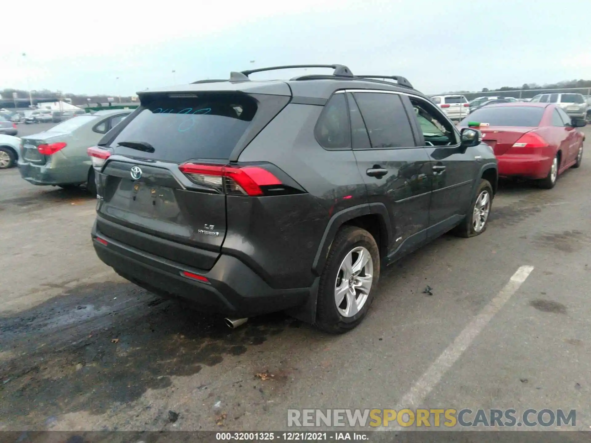 4 Photograph of a damaged car JTMMWRFV8KD010701 TOYOTA RAV4 2019