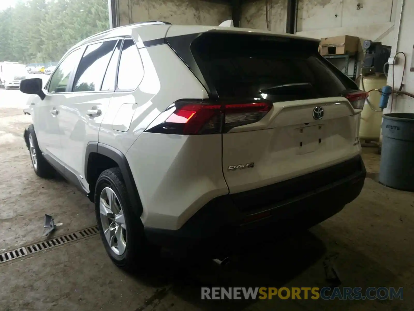 3 Фотография поврежденного автомобиля JTMMWRFV8KD013324 TOYOTA RAV4 2019