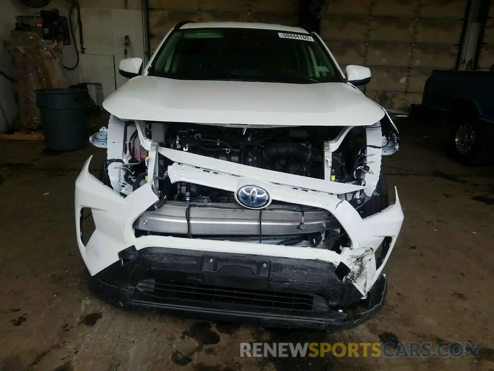 9 Photograph of a damaged car JTMMWRFV8KD013324 TOYOTA RAV4 2019