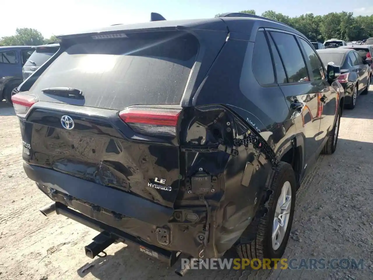 4 Photograph of a damaged car JTMMWRFV9KD025790 TOYOTA RAV4 2019