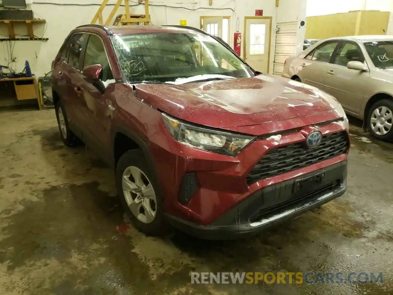 1 Фотография поврежденного автомобиля JTMMWRFV9KD031332 TOYOTA RAV4 2019