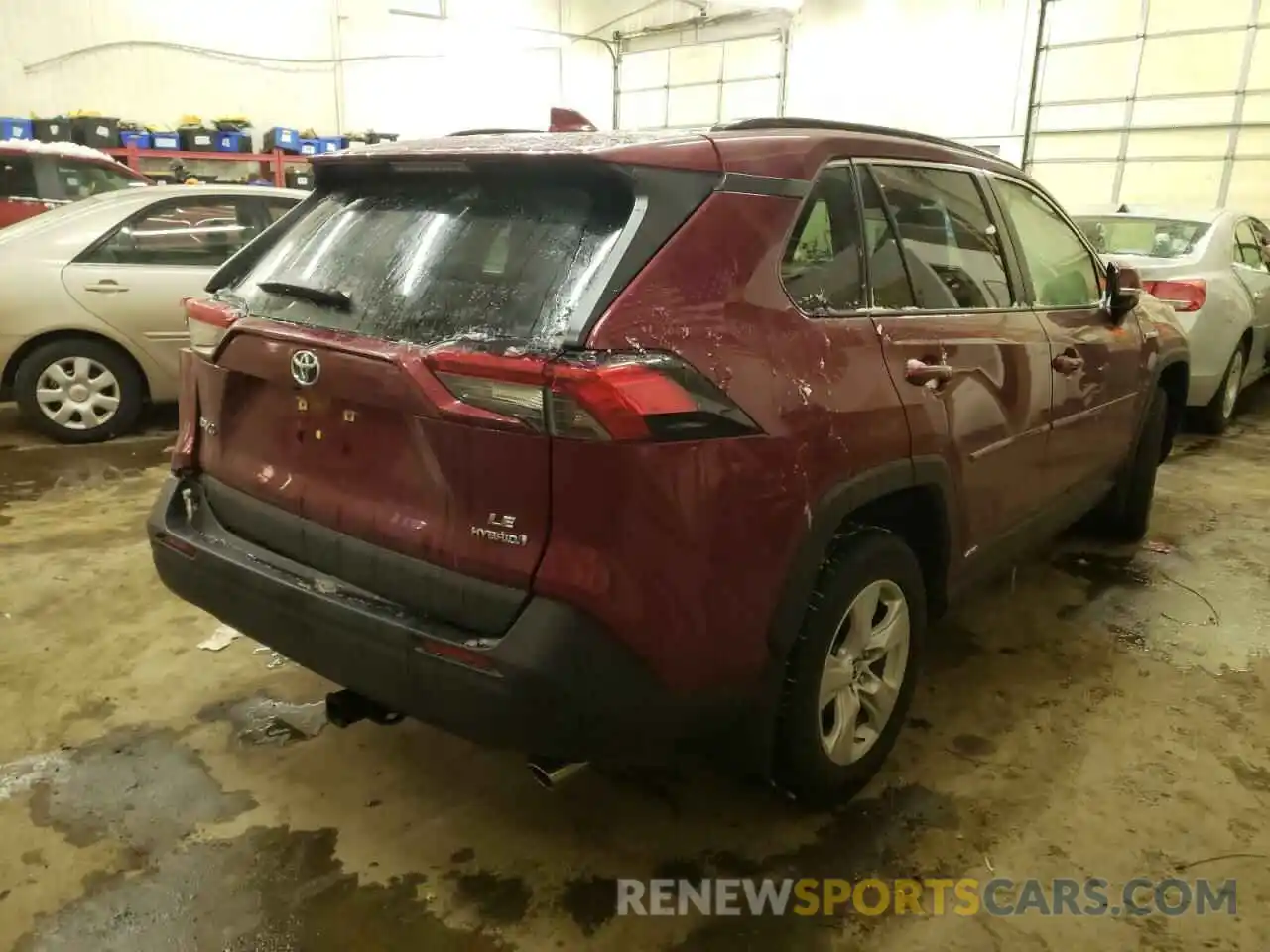 4 Photograph of a damaged car JTMMWRFV9KD031332 TOYOTA RAV4 2019