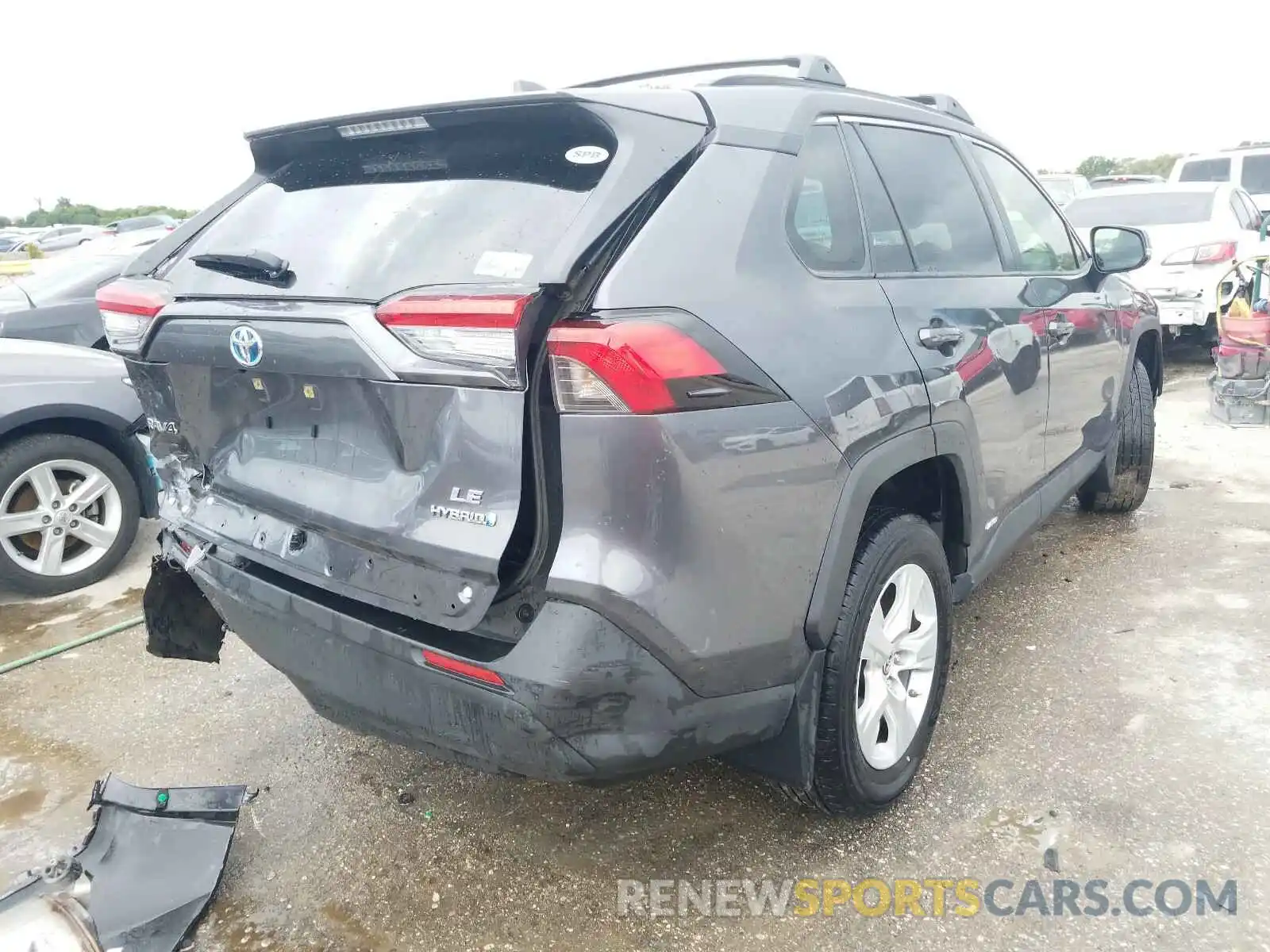 4 Photograph of a damaged car JTMMWRFV9KD033226 TOYOTA RAV4 2019