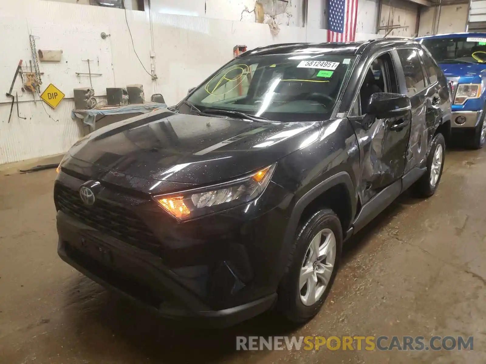 2 Фотография поврежденного автомобиля JTMMWRFV9KD524900 TOYOTA RAV4 2019