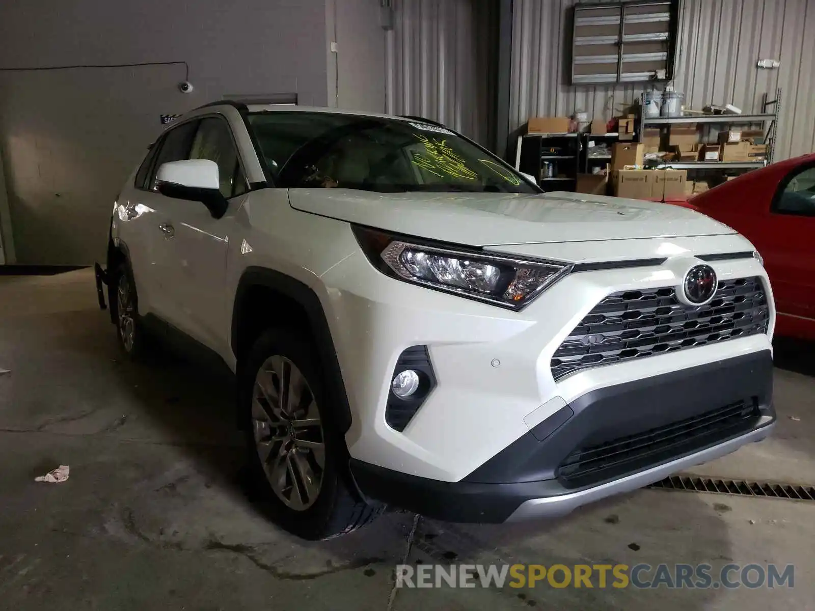 1 Фотография поврежденного автомобиля JTMN1RFV0KD005785 TOYOTA RAV4 2019