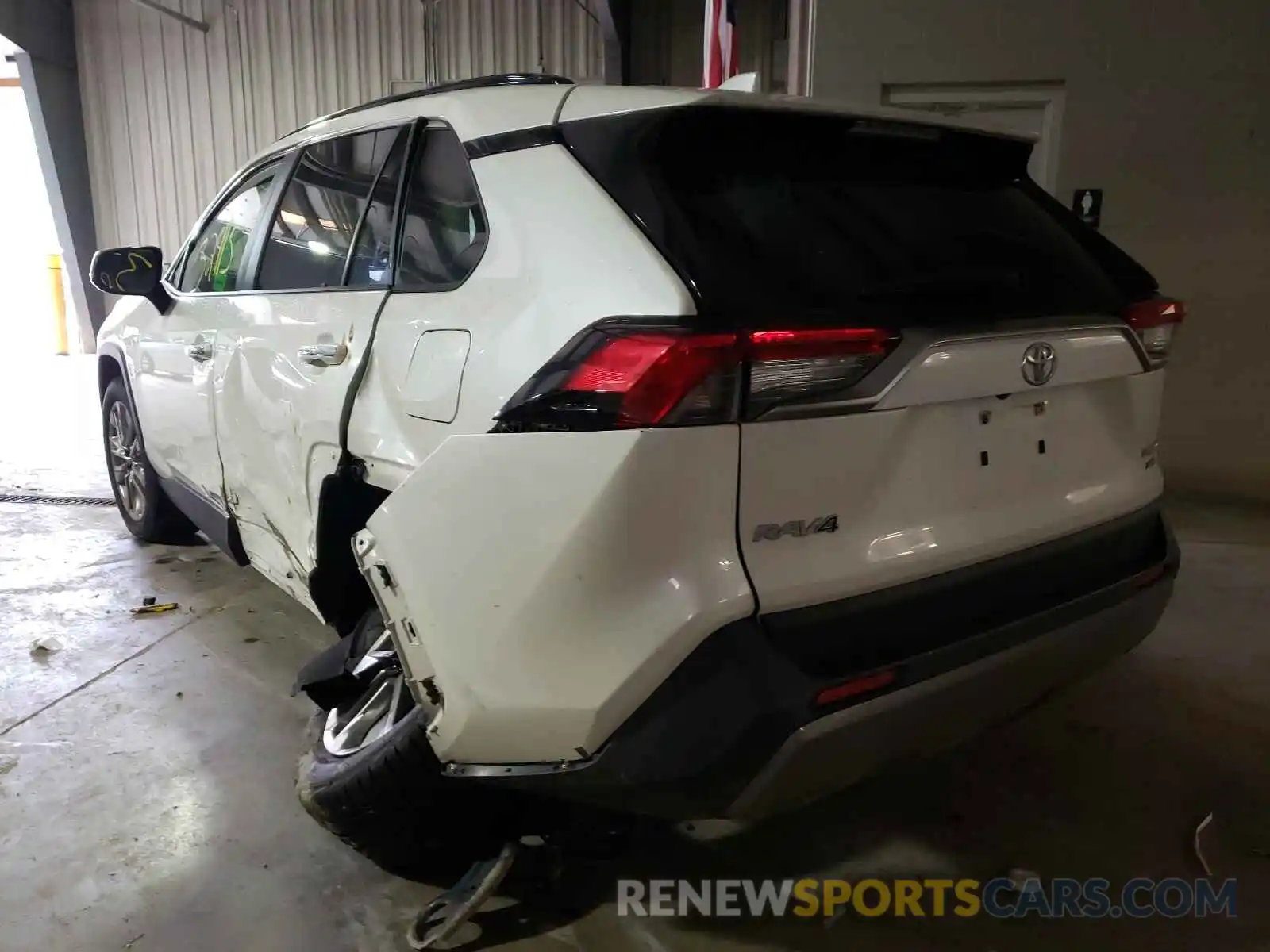 3 Photograph of a damaged car JTMN1RFV0KD005785 TOYOTA RAV4 2019