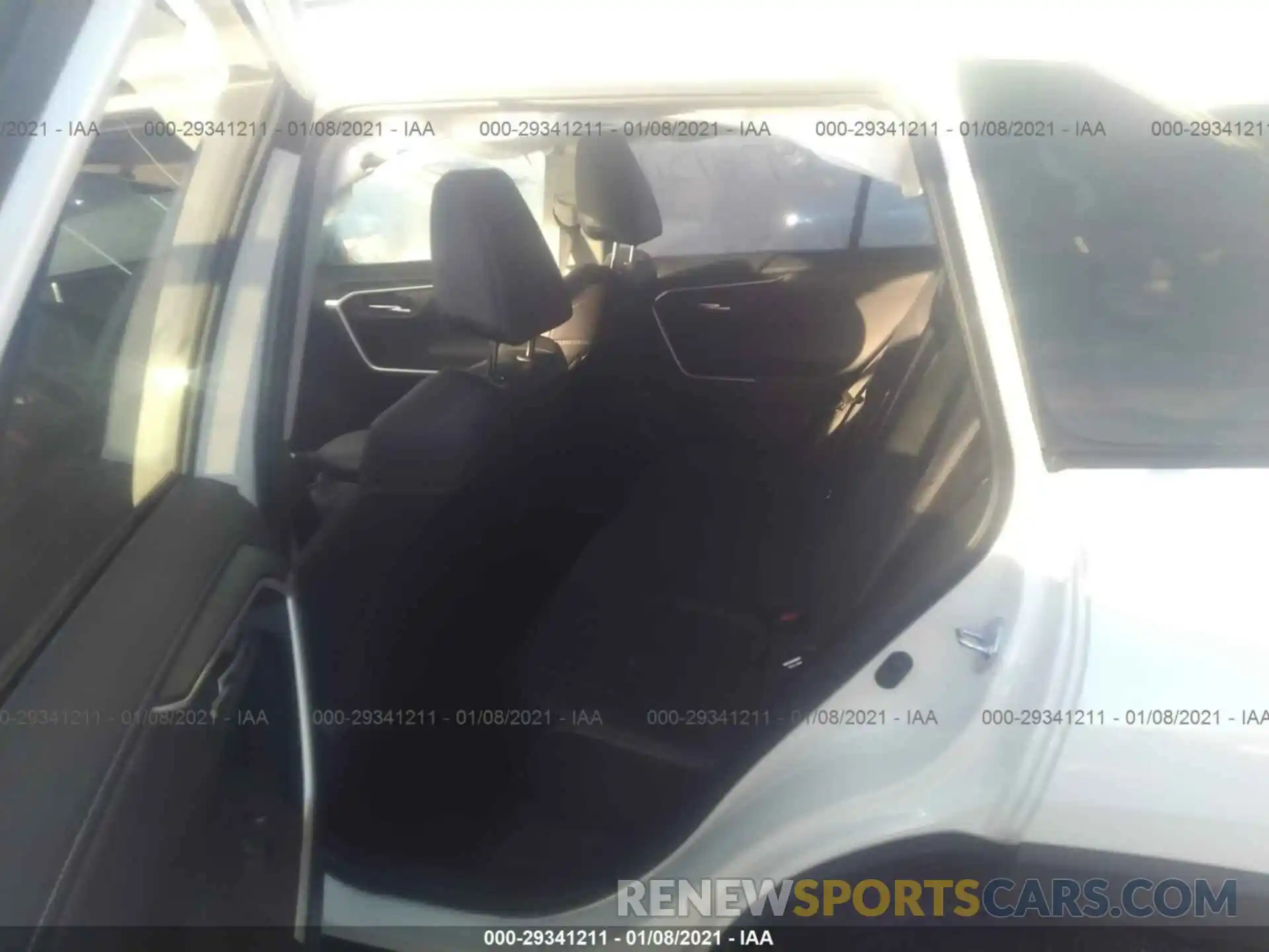 8 Photograph of a damaged car JTMN1RFV0KD015331 TOYOTA RAV4 2019