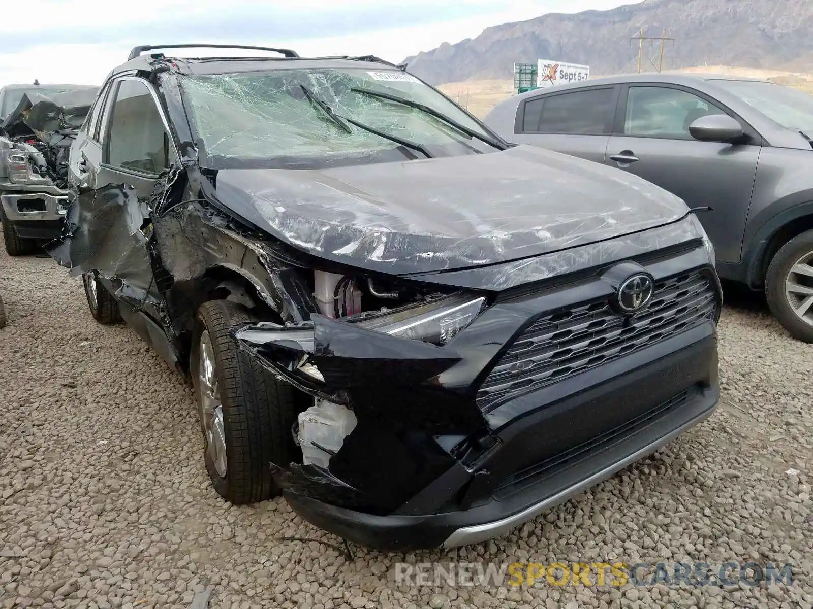 1 Photograph of a damaged car JTMN1RFV0KD507437 TOYOTA RAV4 2019