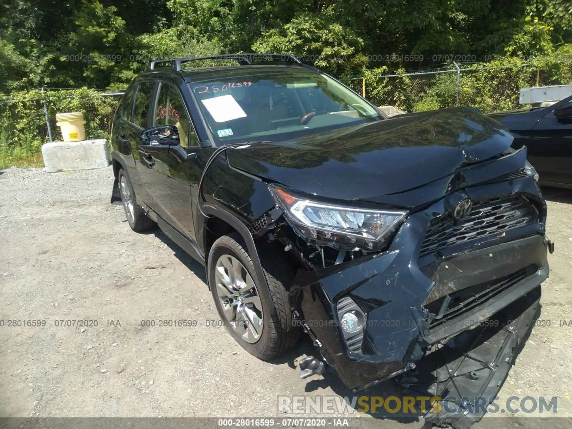 1 Photograph of a damaged car JTMN1RFV0KD510970 TOYOTA RAV4 2019