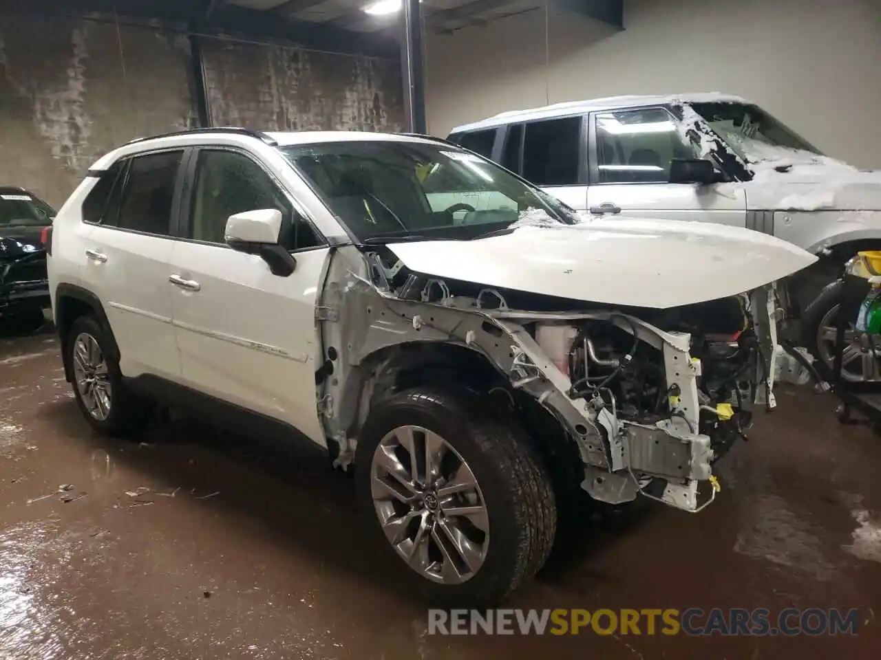 1 Photograph of a damaged car JTMN1RFV0KJ002743 TOYOTA RAV4 2019