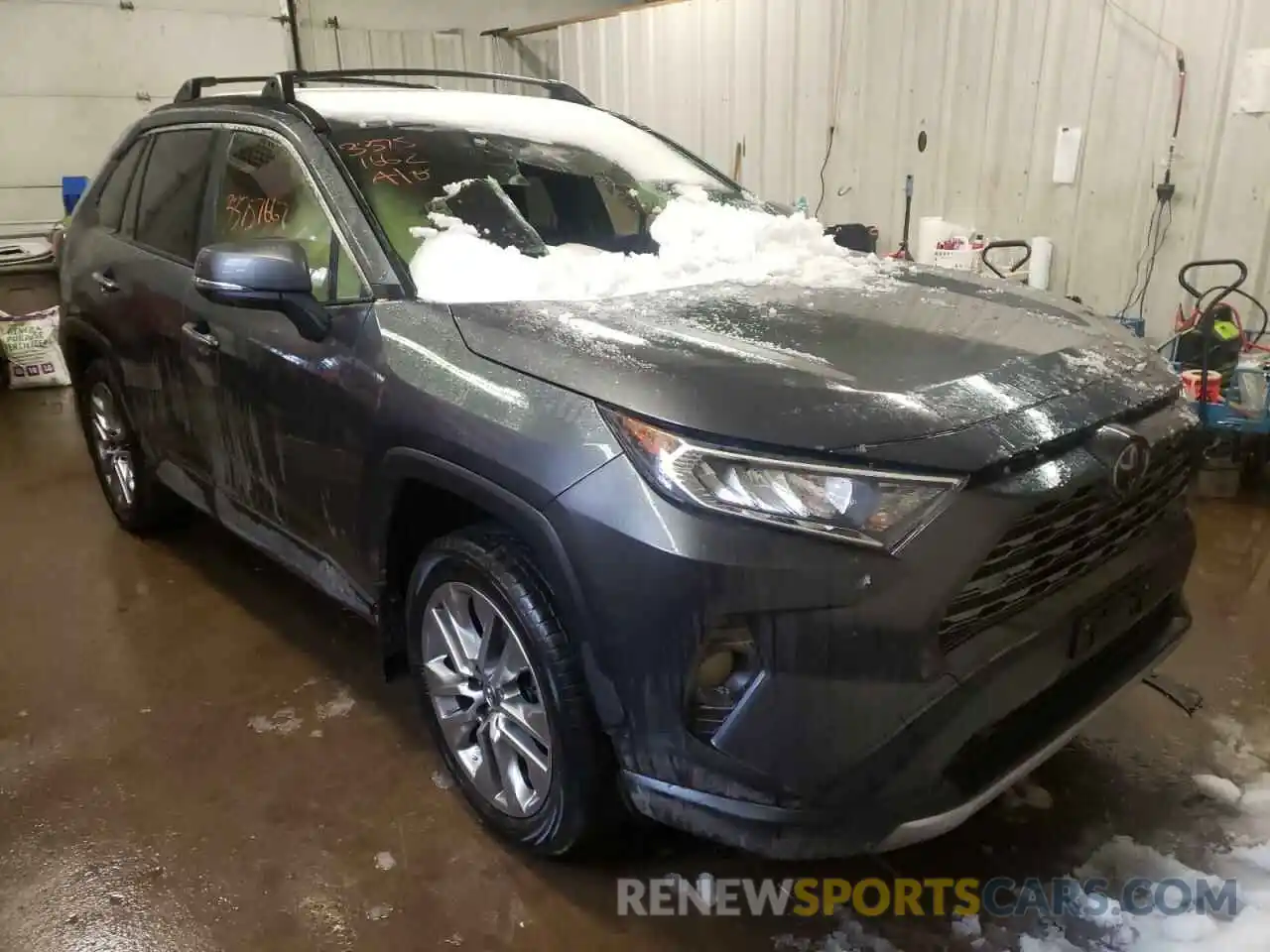 1 Photograph of a damaged car JTMN1RFV1KD037189 TOYOTA RAV4 2019