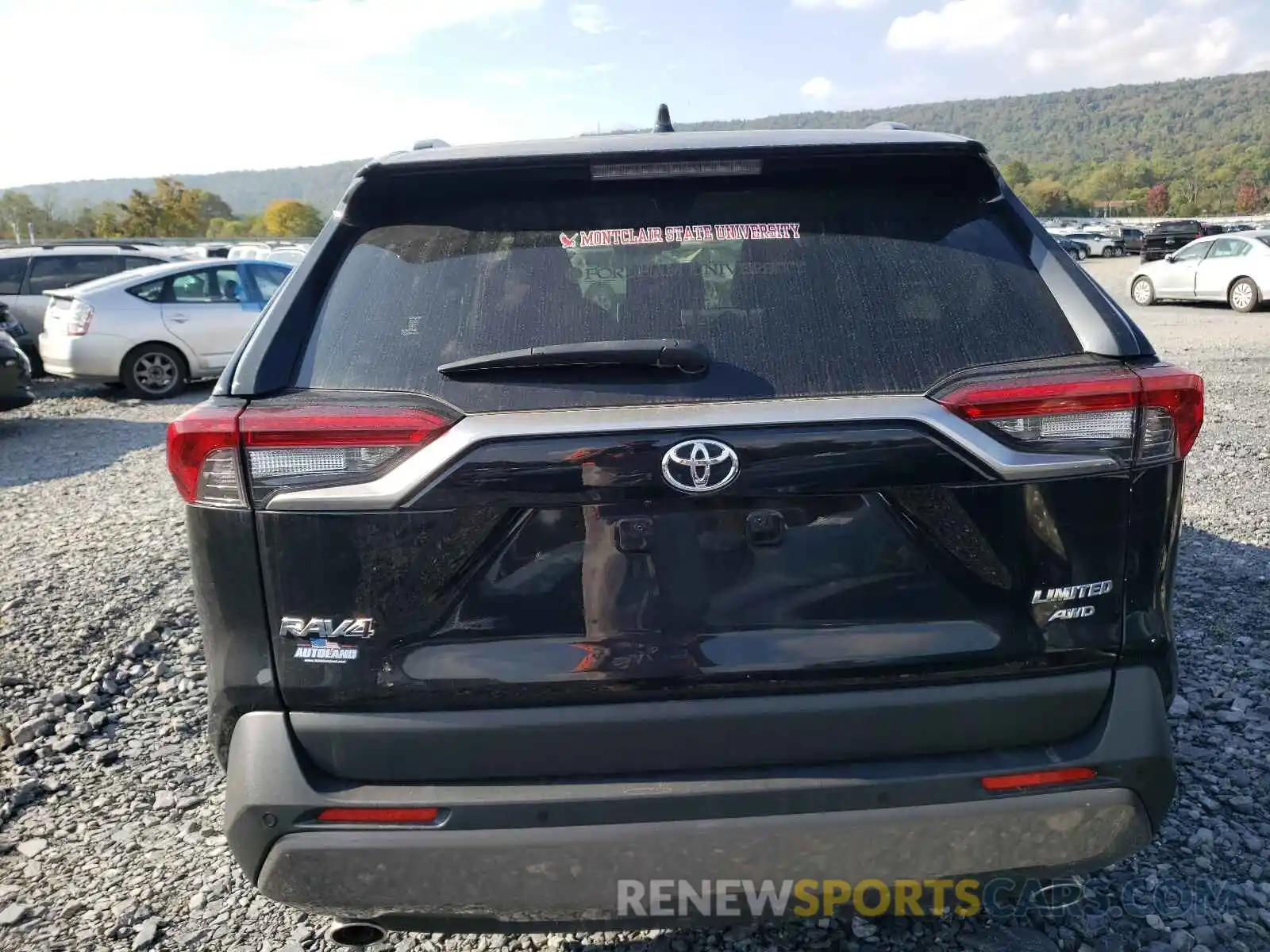 10 Photograph of a damaged car JTMN1RFV1KD502781 TOYOTA RAV4 2019