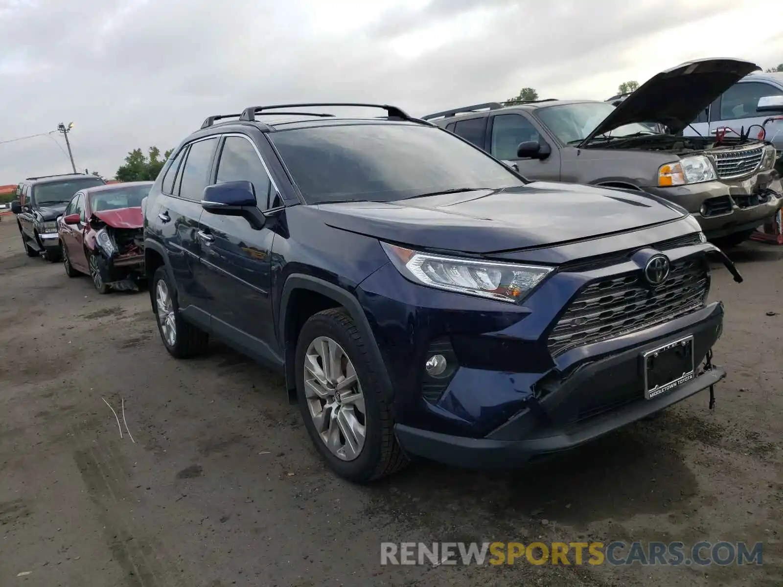 1 Photograph of a damaged car JTMN1RFV1KD519936 TOYOTA RAV4 2019