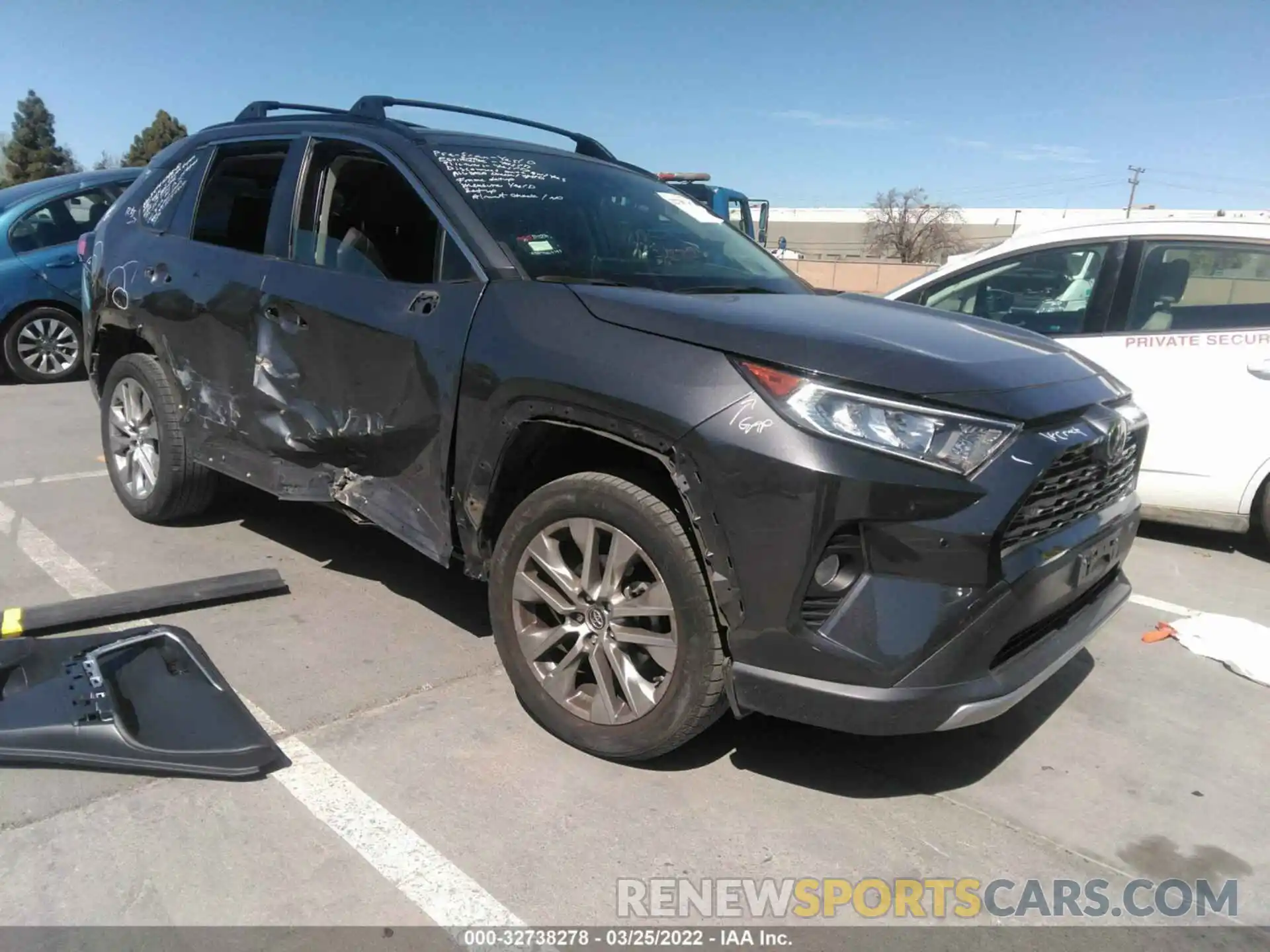 1 Photograph of a damaged car JTMN1RFV1KD520844 TOYOTA RAV4 2019