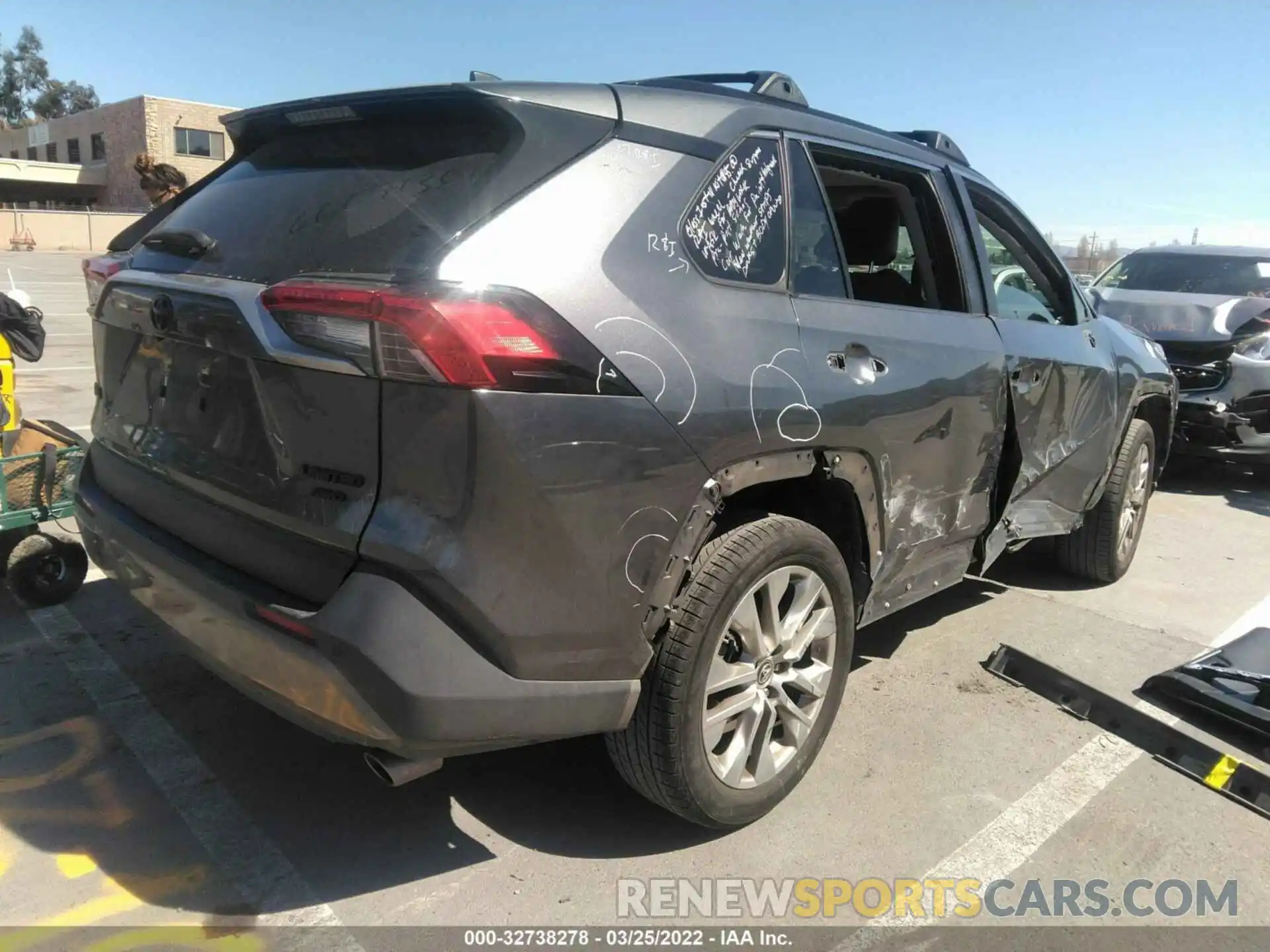 4 Photograph of a damaged car JTMN1RFV1KD520844 TOYOTA RAV4 2019