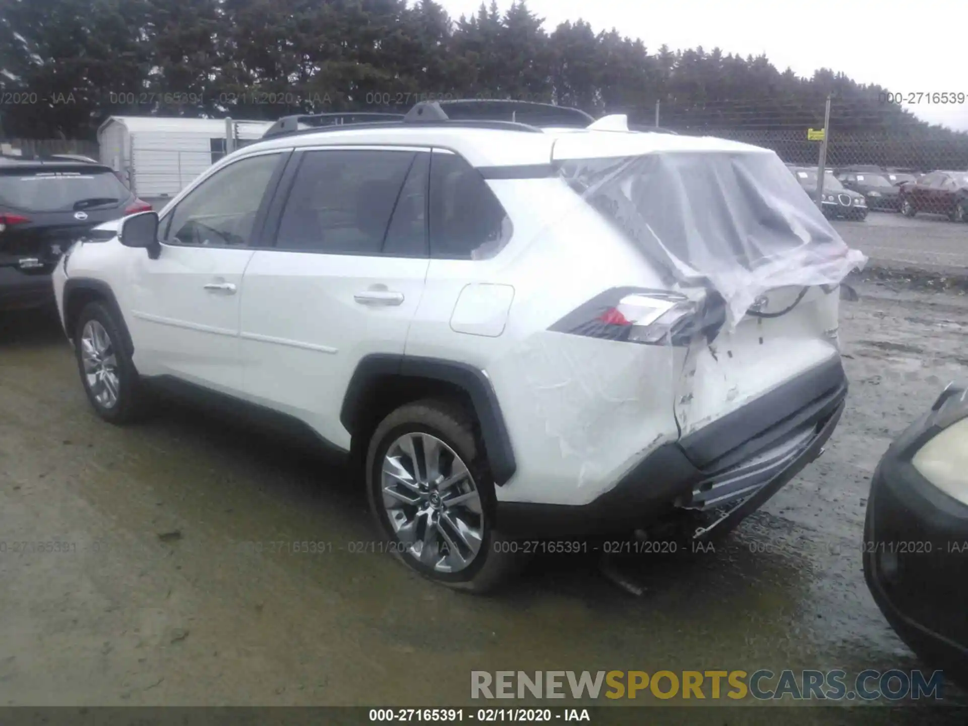 3 Photograph of a damaged car JTMN1RFV1KJ019695 TOYOTA RAV4 2019