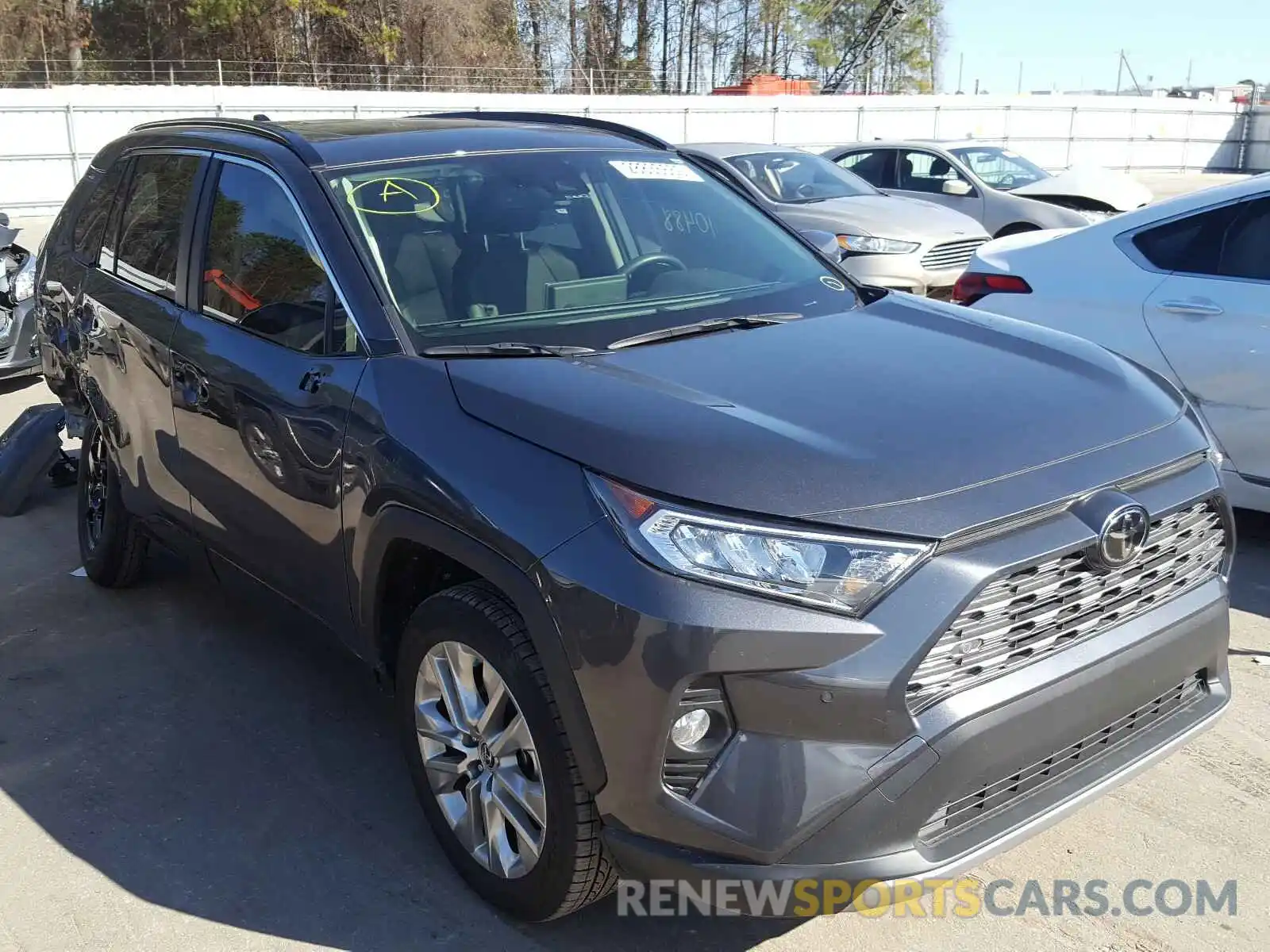 1 Photograph of a damaged car JTMN1RFV2KD028940 TOYOTA RAV4 2019