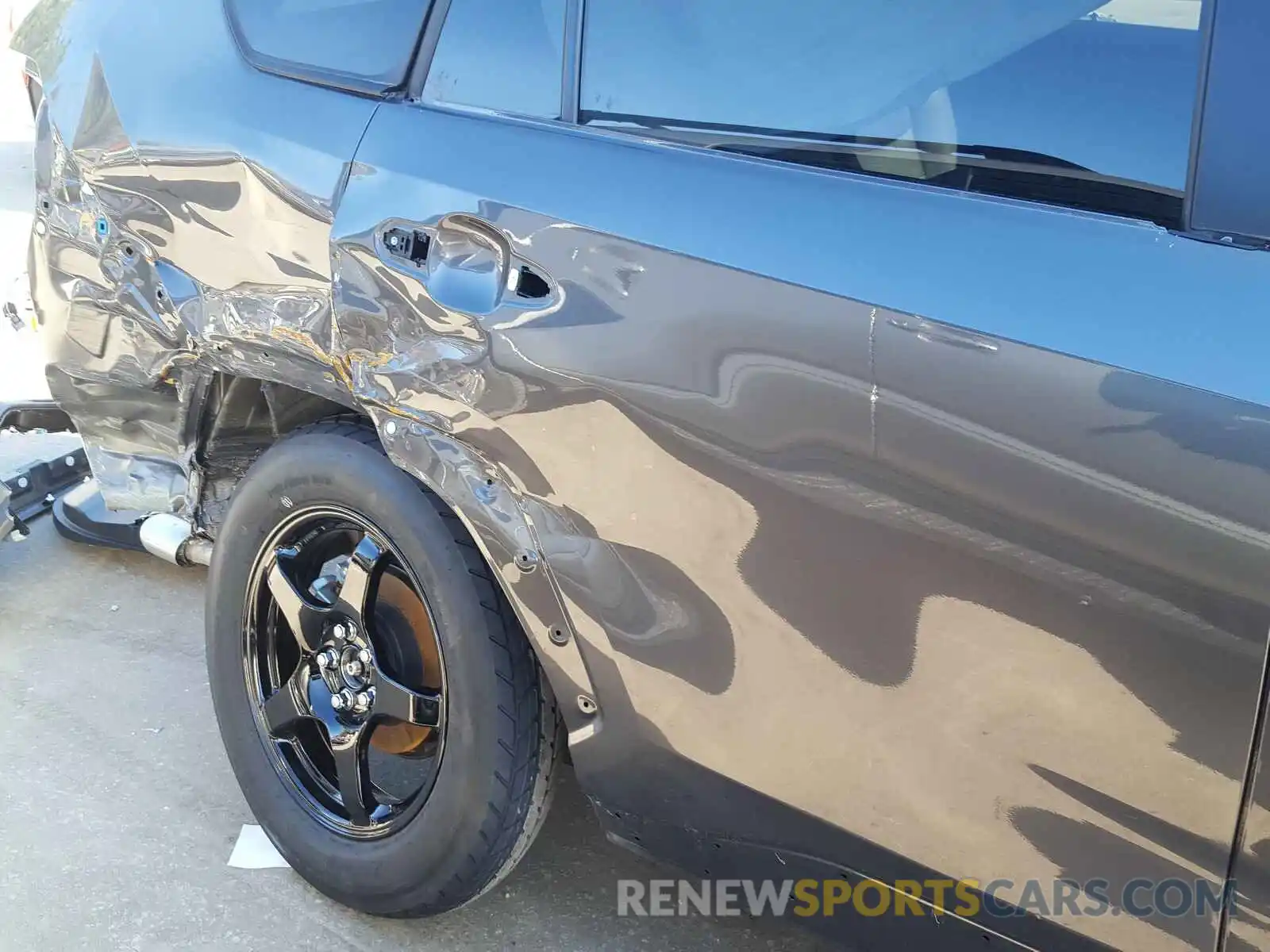 9 Photograph of a damaged car JTMN1RFV2KD028940 TOYOTA RAV4 2019