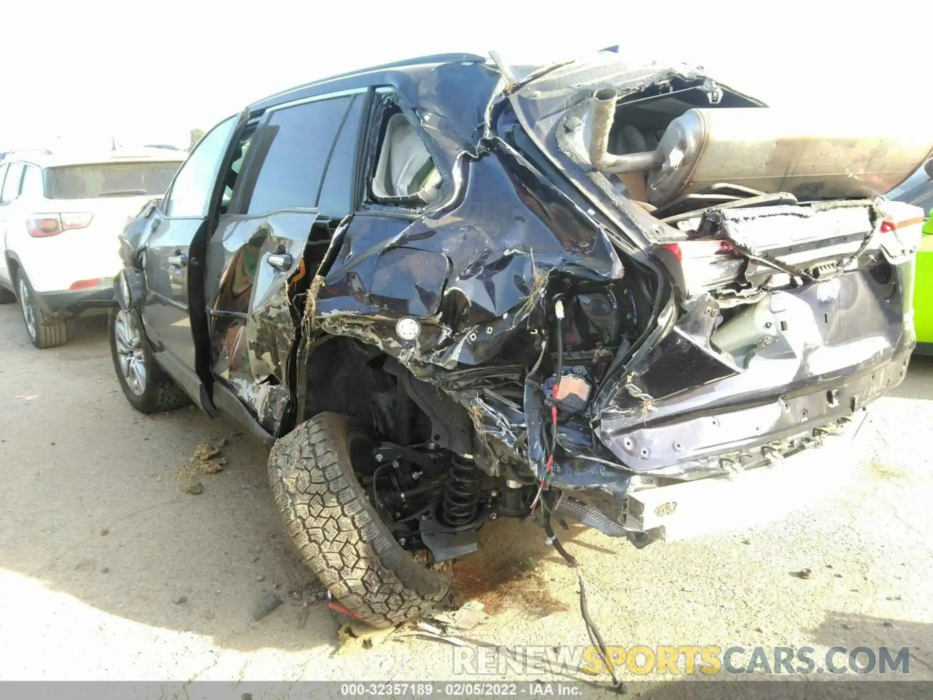 3 Фотография поврежденного автомобиля JTMN1RFV2KD522523 TOYOTA RAV4 2019