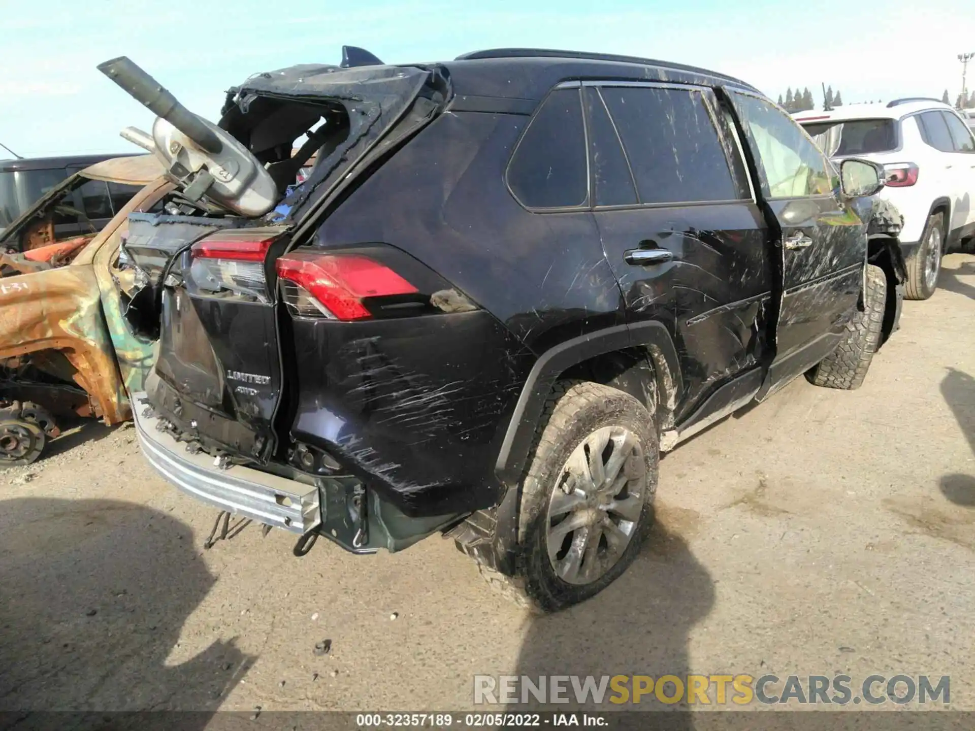 4 Фотография поврежденного автомобиля JTMN1RFV2KD522523 TOYOTA RAV4 2019