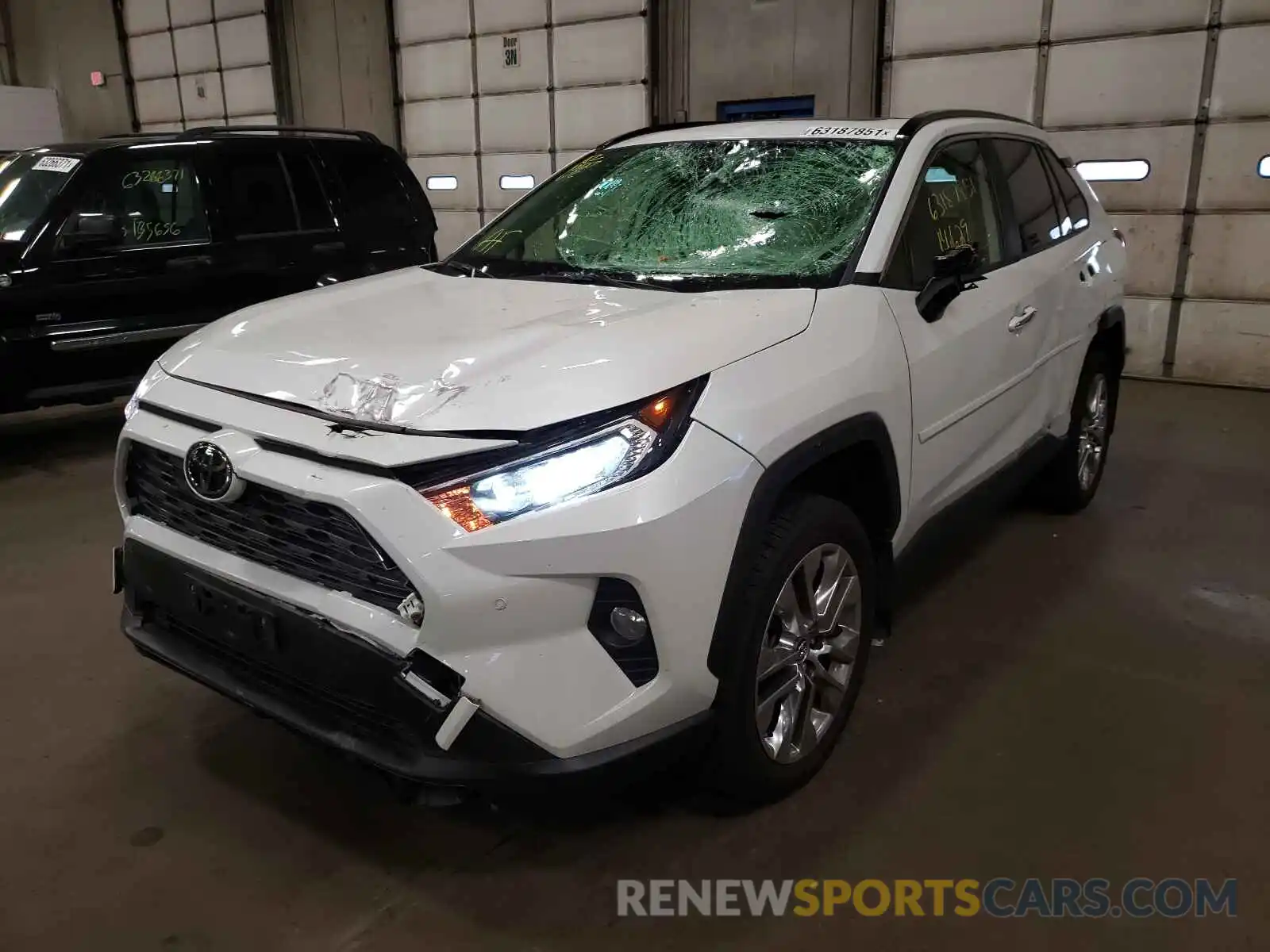 2 Photograph of a damaged car JTMN1RFV2KJ006647 TOYOTA RAV4 2019