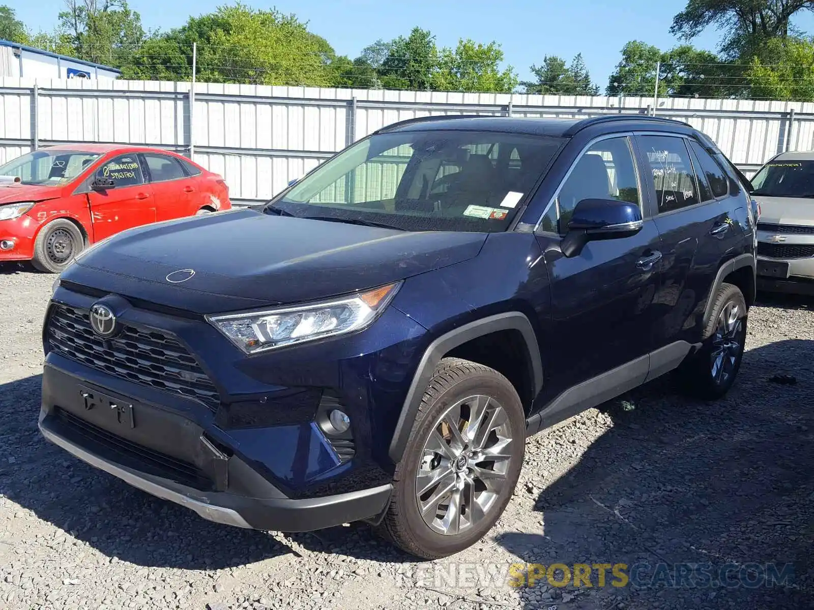 2 Photograph of a damaged car JTMN1RFV2KJ009662 TOYOTA RAV4 2019