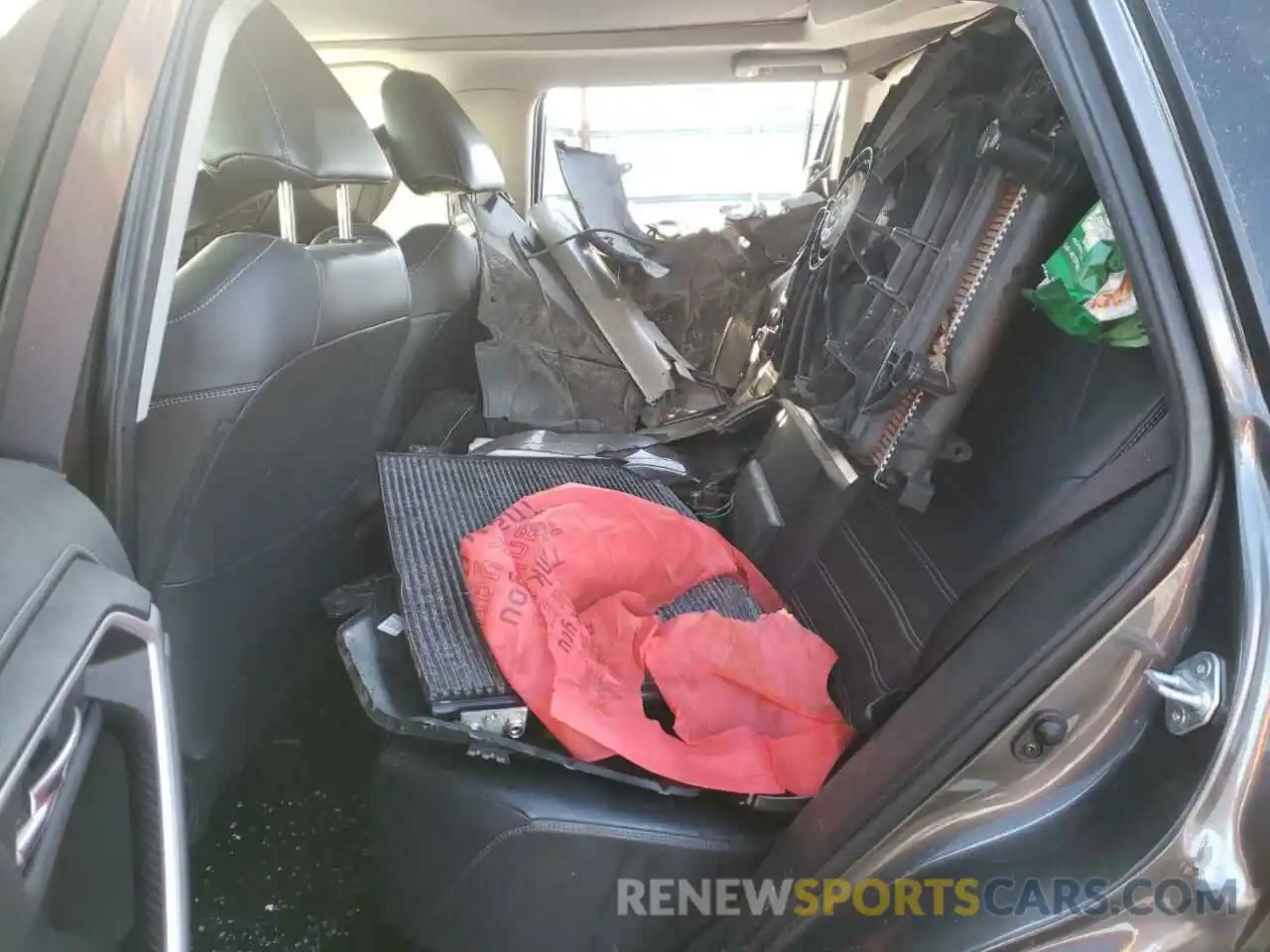 6 Photograph of a damaged car JTMN1RFV3KD502989 TOYOTA RAV4 2019