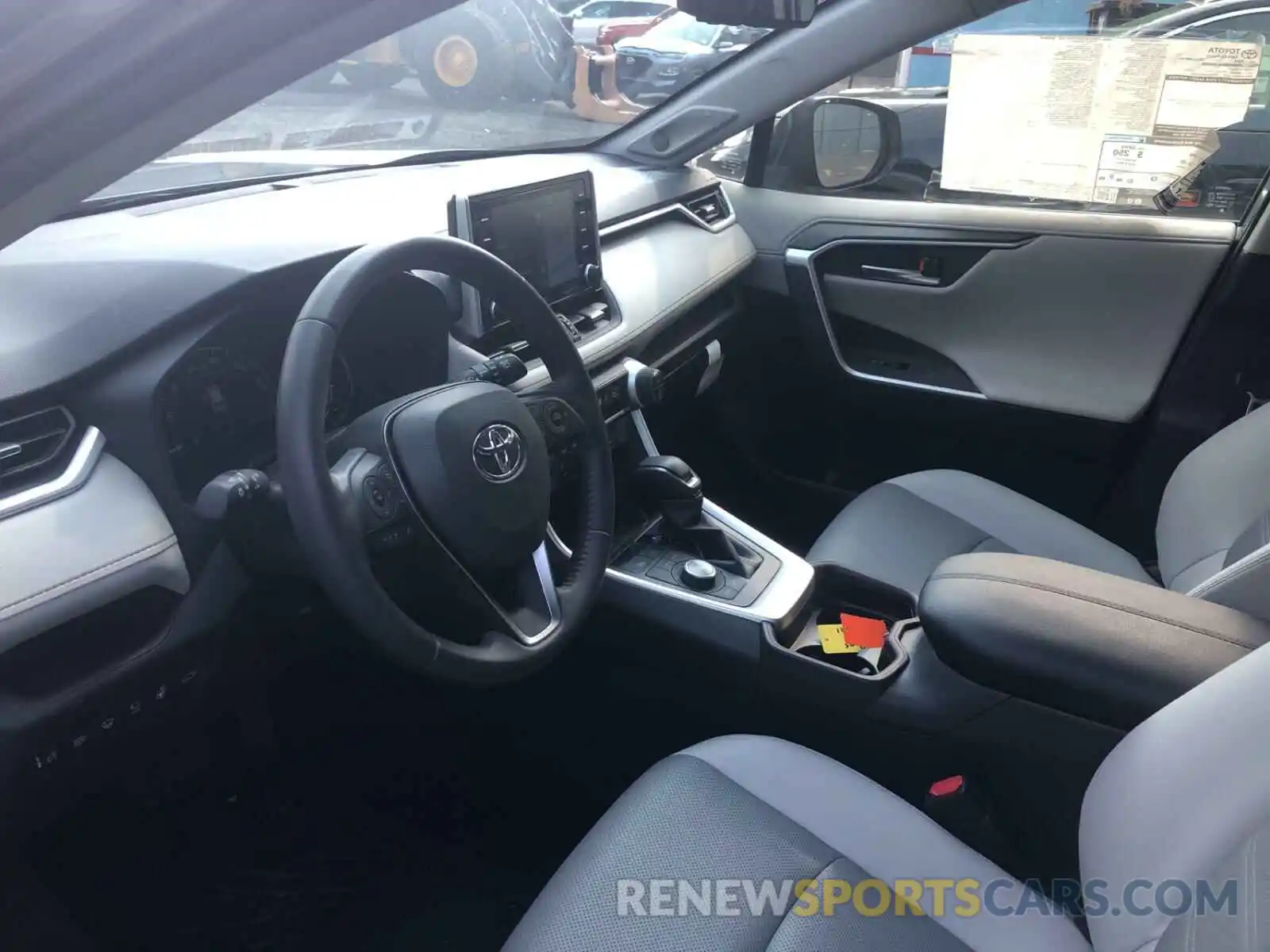 9 Фотография поврежденного автомобиля JTMN1RFV3KD503382 TOYOTA RAV4 2019