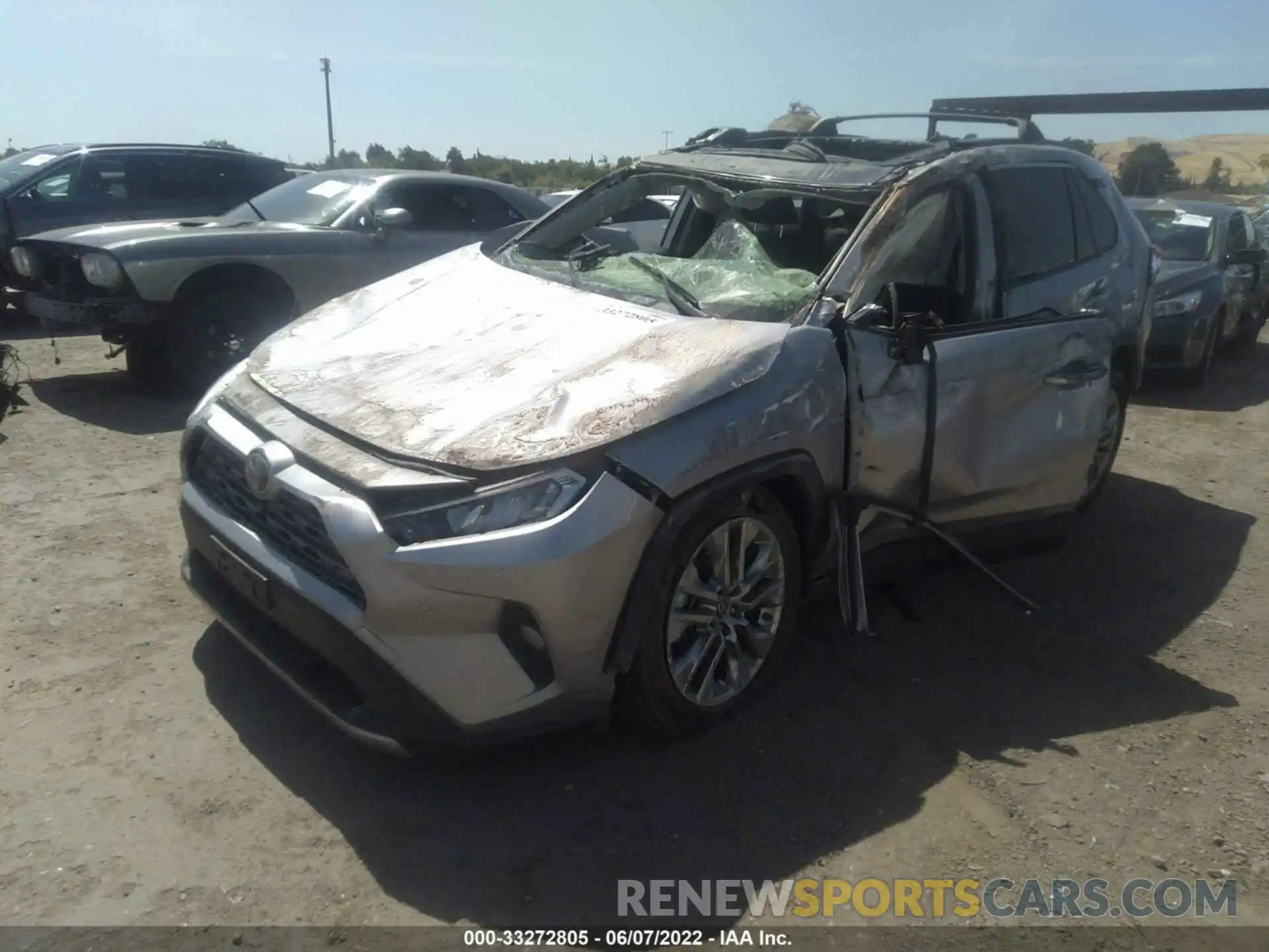 2 Фотография поврежденного автомобиля JTMN1RFV3KD503429 TOYOTA RAV4 2019