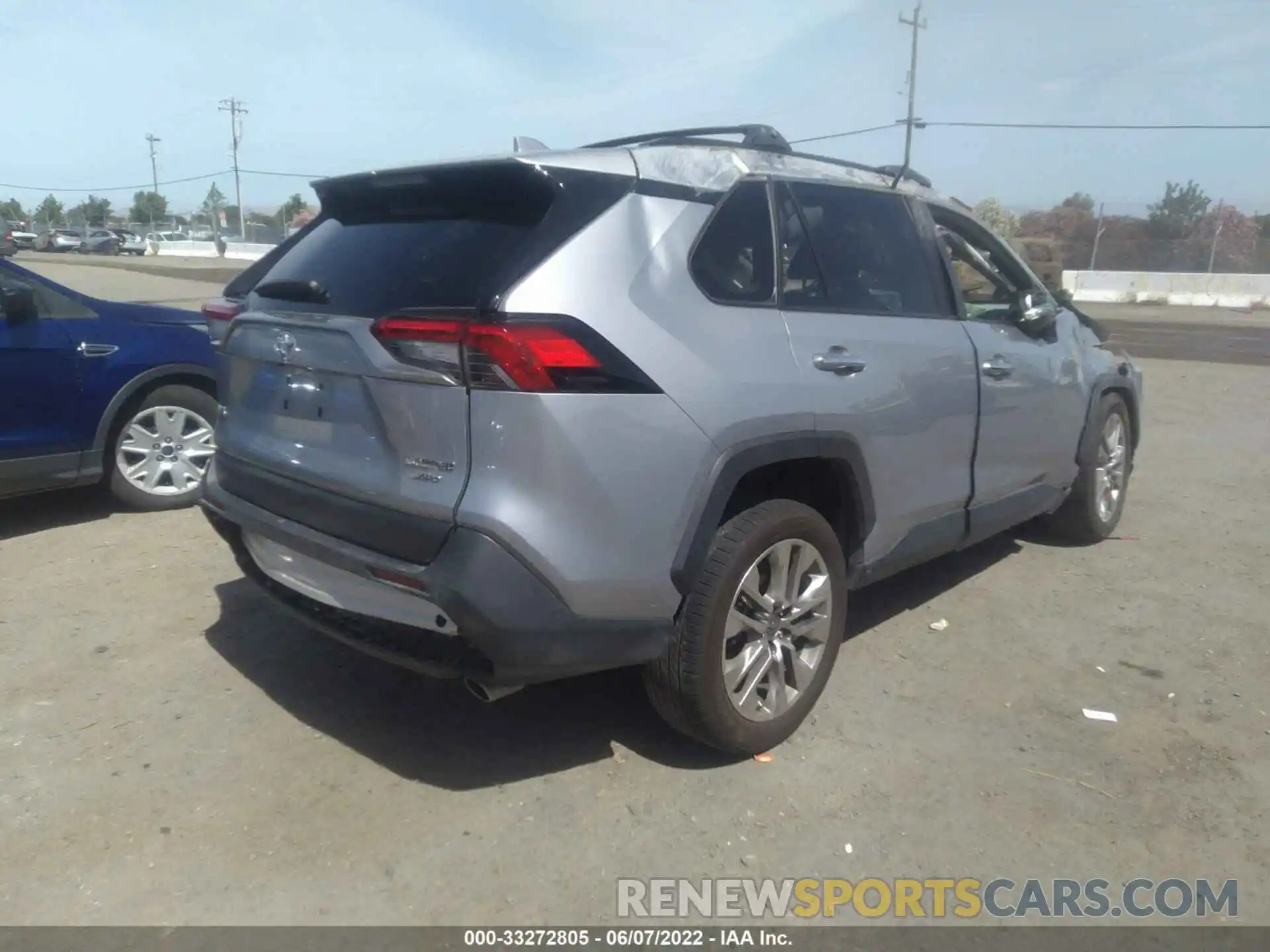 4 Photograph of a damaged car JTMN1RFV3KD503429 TOYOTA RAV4 2019