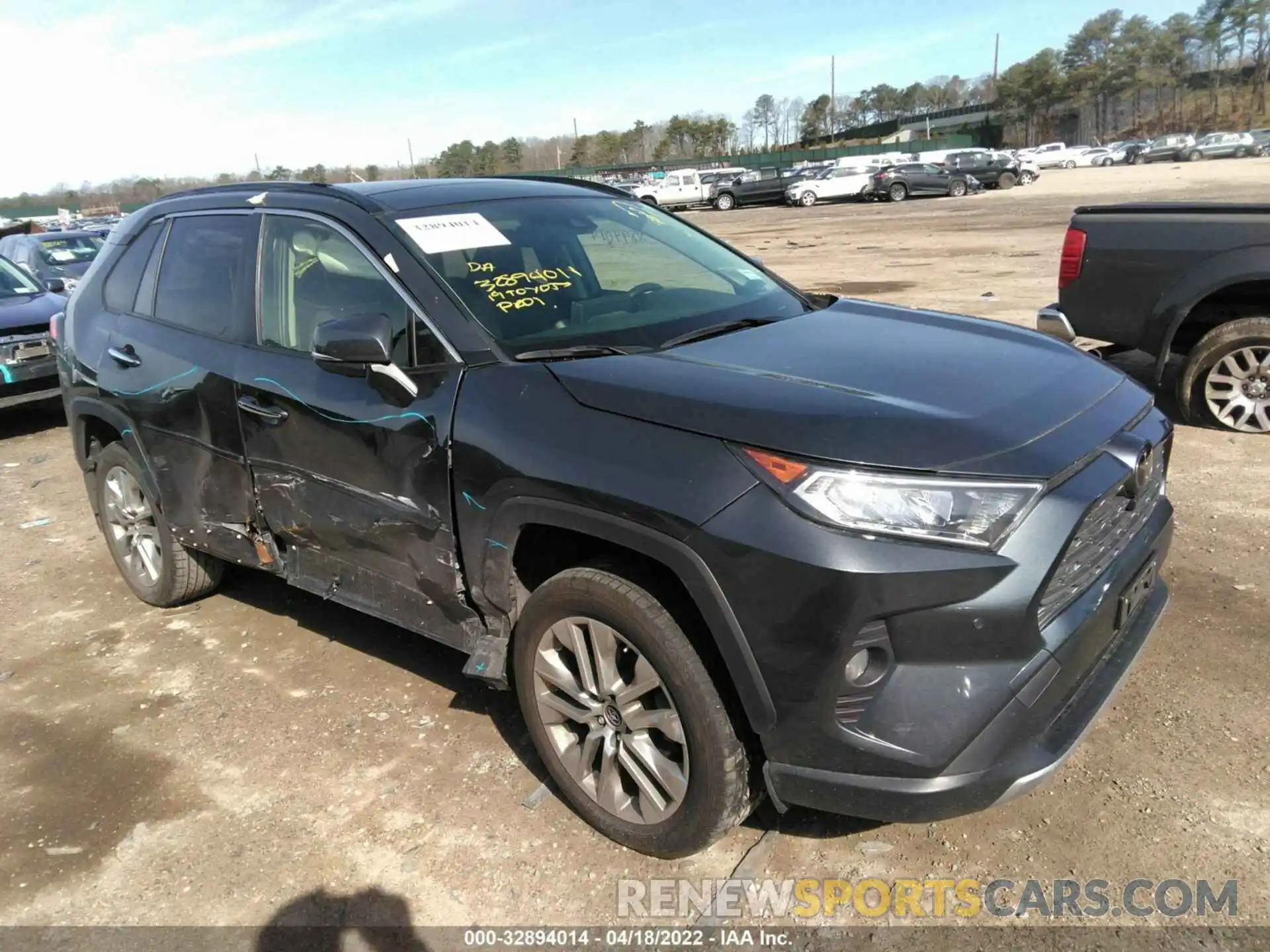 1 Photograph of a damaged car JTMN1RFV3KD518903 TOYOTA RAV4 2019