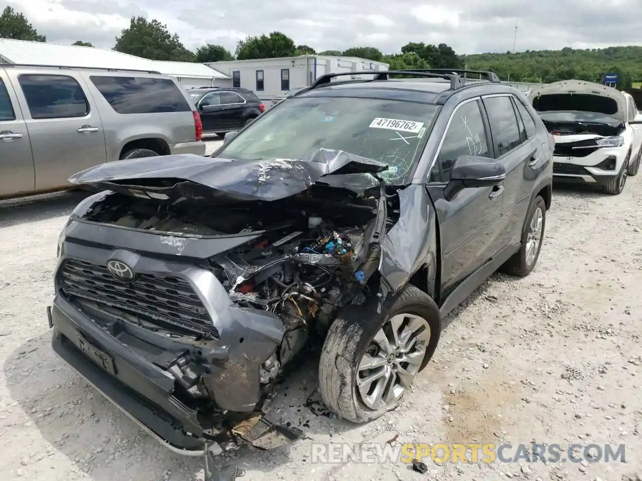 2 Фотография поврежденного автомобиля JTMN1RFV3KD521235 TOYOTA RAV4 2019