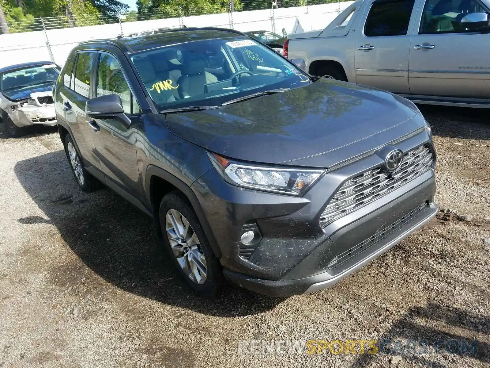 1 Photograph of a damaged car JTMN1RFV3KD523437 TOYOTA RAV4 2019