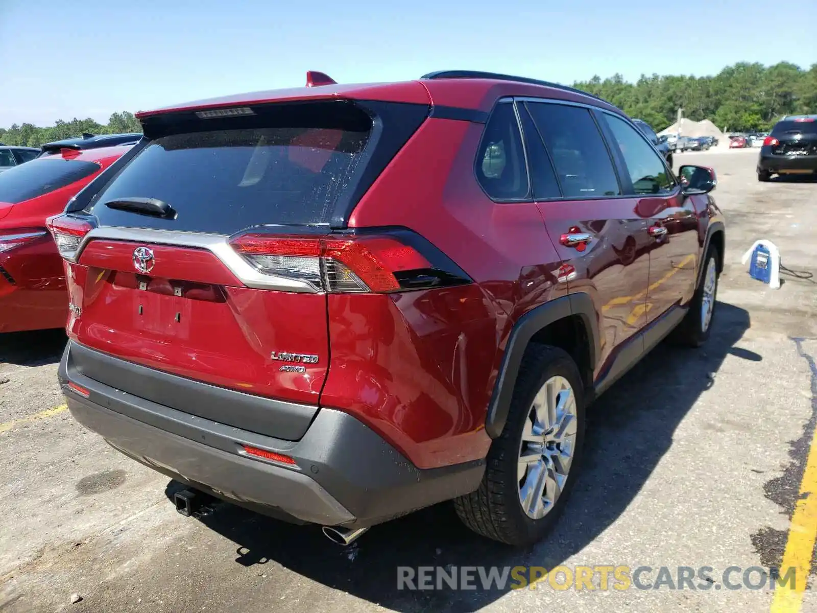 4 Photograph of a damaged car JTMN1RFV4KD021603 TOYOTA RAV4 2019