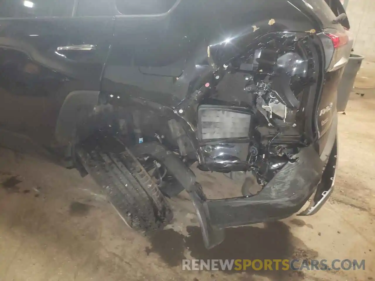 9 Photograph of a damaged car JTMN1RFV4KD030947 TOYOTA RAV4 2019