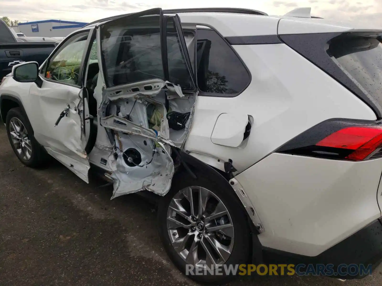 9 Photograph of a damaged car JTMN1RFV4KD516514 TOYOTA RAV4 2019