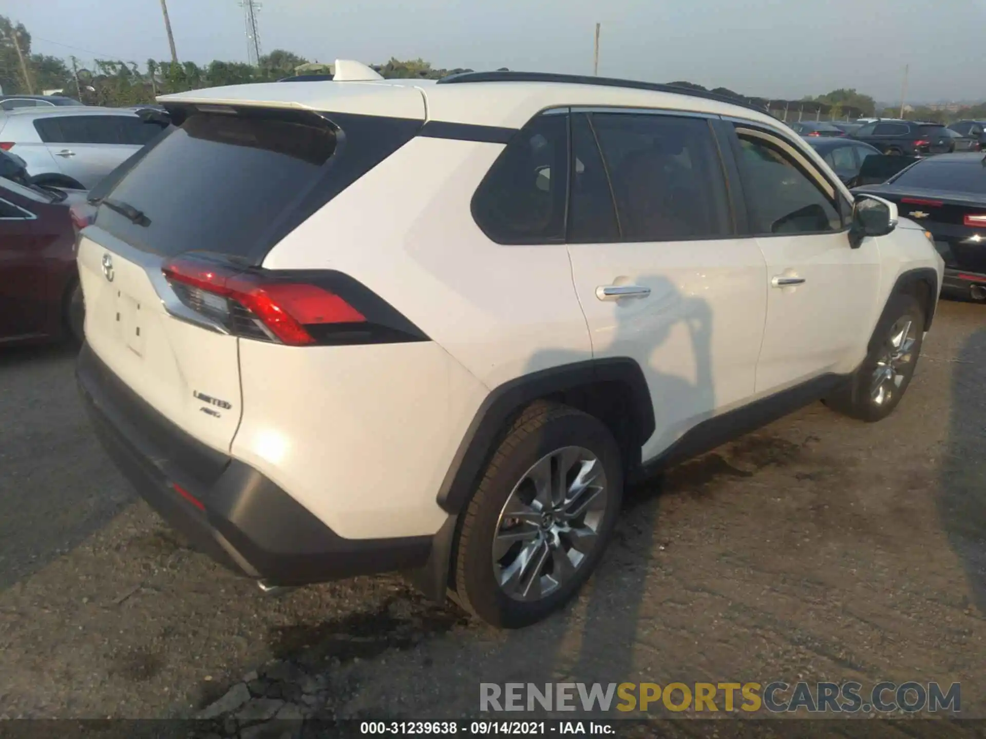 4 Photograph of a damaged car JTMN1RFV5KD518918 TOYOTA RAV4 2019