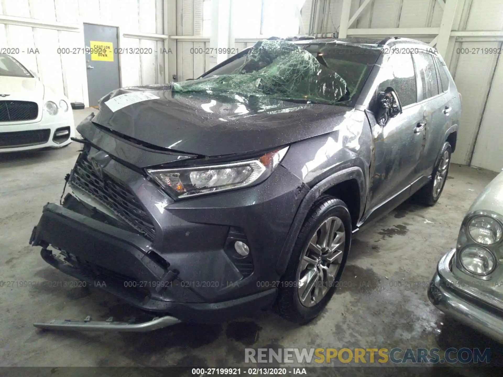 2 Фотография поврежденного автомобиля JTMN1RFV5KD519907 TOYOTA RAV4 2019