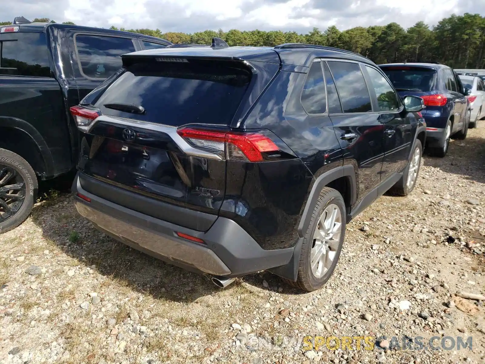 4 Photograph of a damaged car JTMN1RFV5KD520250 TOYOTA RAV4 2019