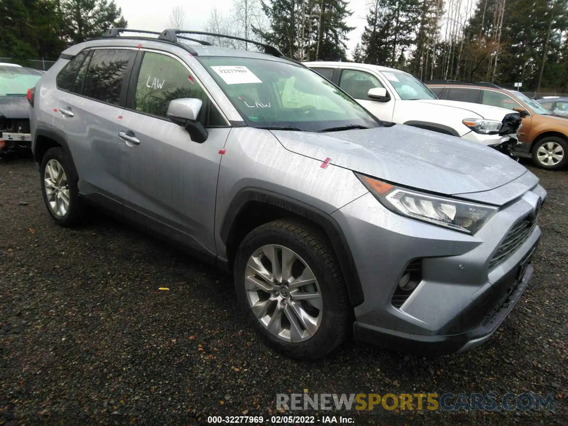 1 Photograph of a damaged car JTMN1RFV5KD522600 TOYOTA RAV4 2019