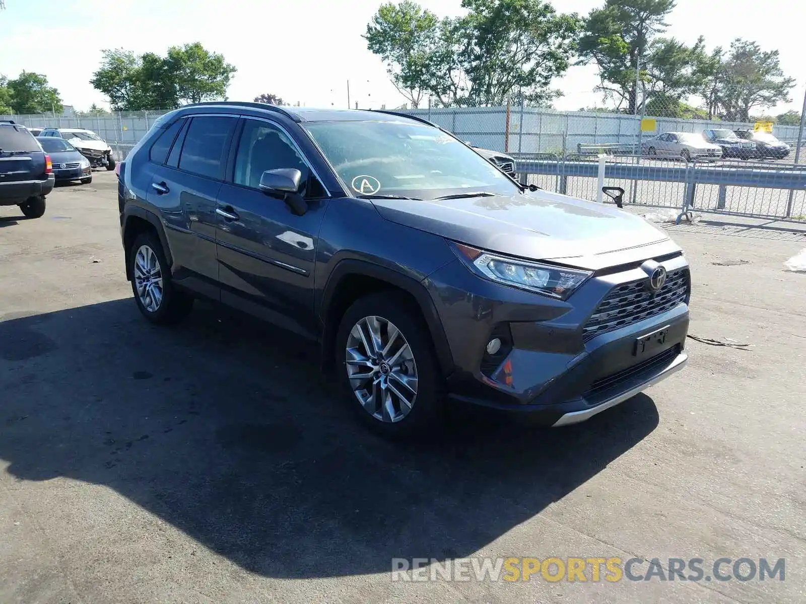 1 Photograph of a damaged car JTMN1RFV5KD522628 TOYOTA RAV4 2019