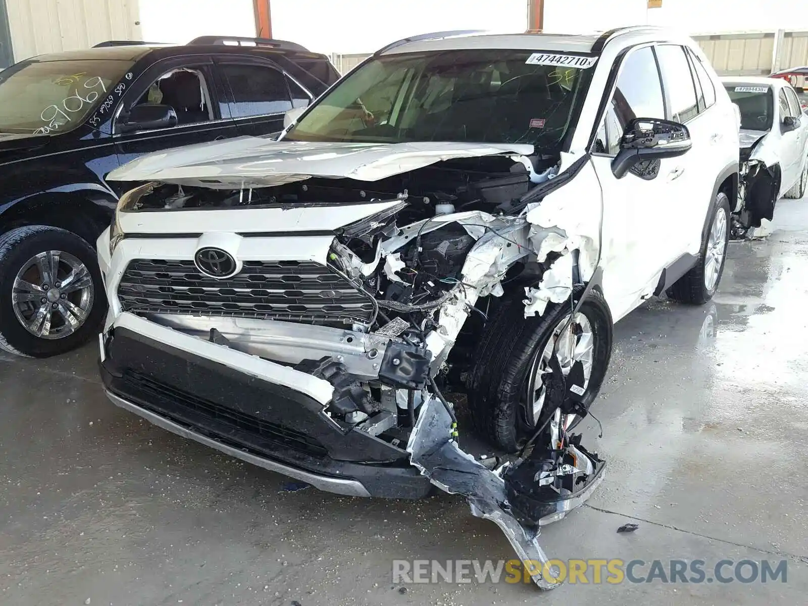 2 Photograph of a damaged car JTMN1RFV6KD027595 TOYOTA RAV4 2019