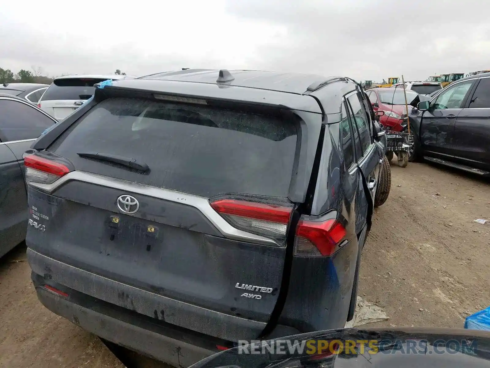 4 Photograph of a damaged car JTMN1RFV6KD035258 TOYOTA RAV4 2019