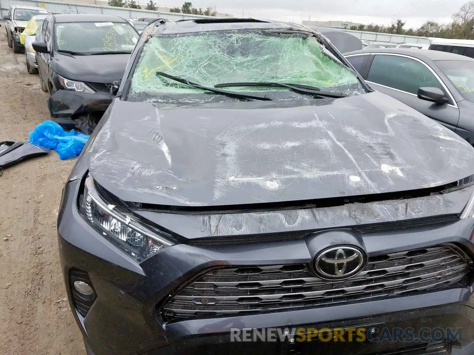 9 Photograph of a damaged car JTMN1RFV6KD035258 TOYOTA RAV4 2019