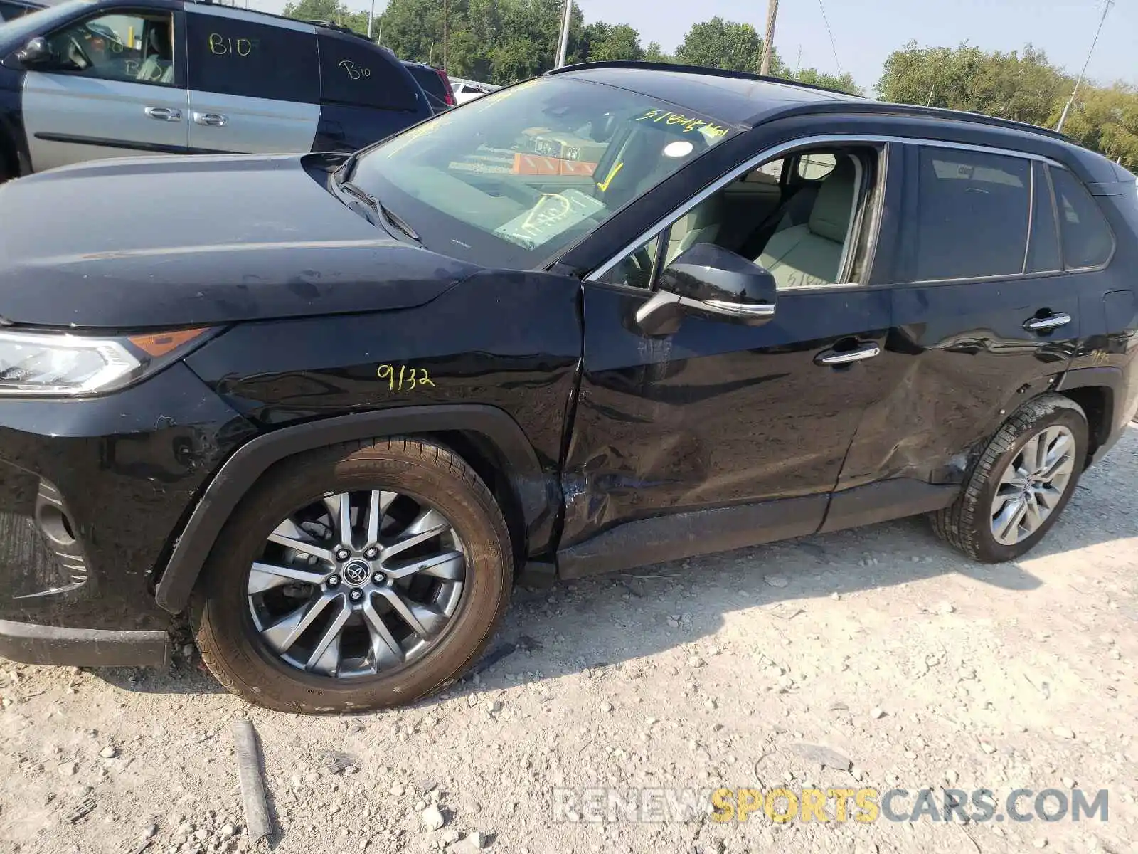 9 Photograph of a damaged car JTMN1RFV6KD036278 TOYOTA RAV4 2019