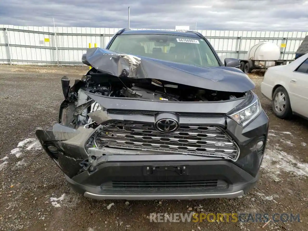 9 Photograph of a damaged car JTMN1RFV6KD037379 TOYOTA RAV4 2019